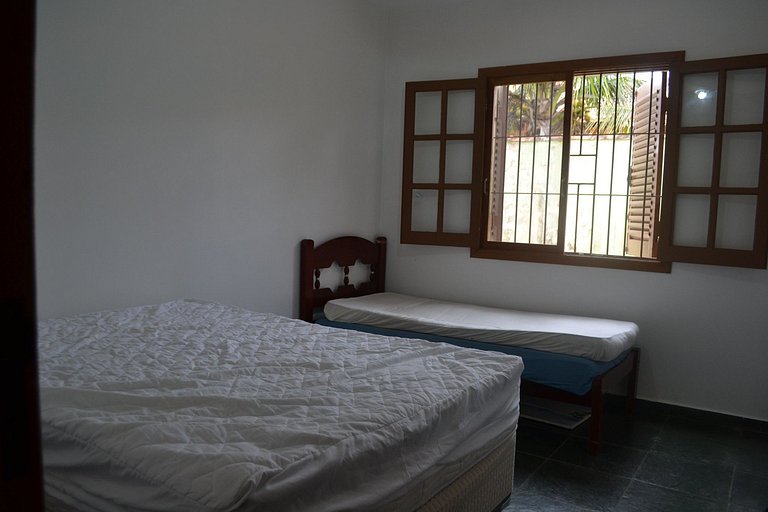 0112.00 - Casa - Piscina - Praia do Sapê Maranduba- 3 Dormit