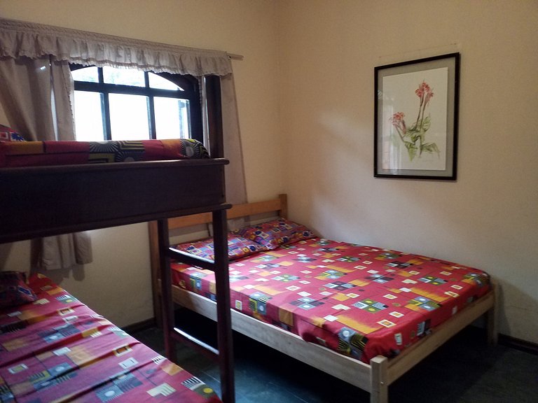Apartamento 2 dormitórios praia maranduba piscina wifi