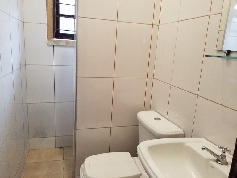 Apartamento 2 dormitórios praia maranduba piscina wifi