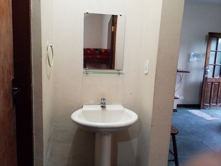 Apartamento 2 dormitórios praia maranduba piscina wifi