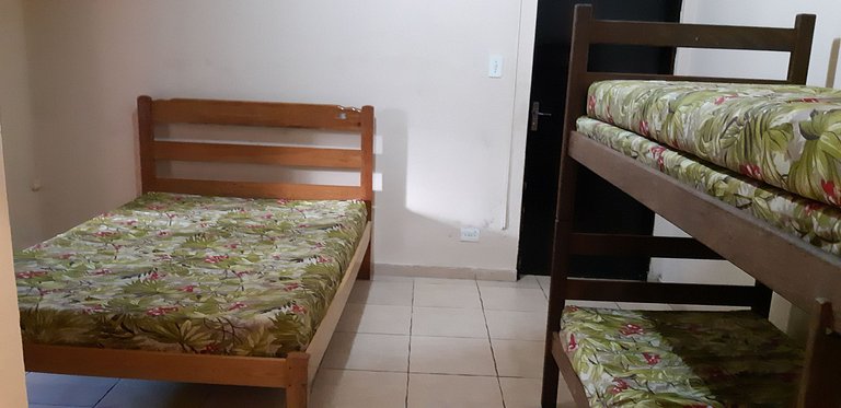 Chalé Marbela 13 — 1 Quarto, 6 Pessoas, Piscina, 2 Quadras d