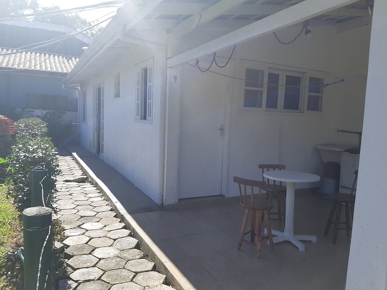 Maranduba Edícula Marbela 5-E — 2 Quartos, Piscina, 2 Quadra