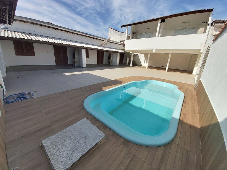 Chalé Maranduba 06-A — 1 Quarto, Piscina, 3 Quadras do Mar