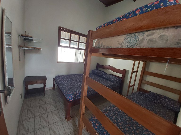 0006.01 - Maranduba - Chalé - 1 Dorm - 5 Pessoas-Ar condicio
