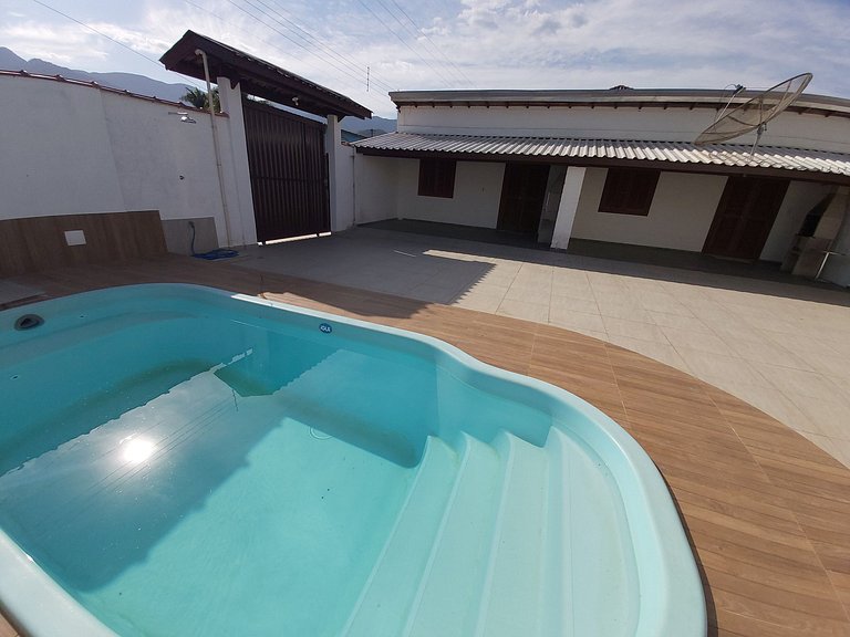 Maranduba Chalé Marbela 6-C — 1 Quarto, Piscina, 3 Quadras d