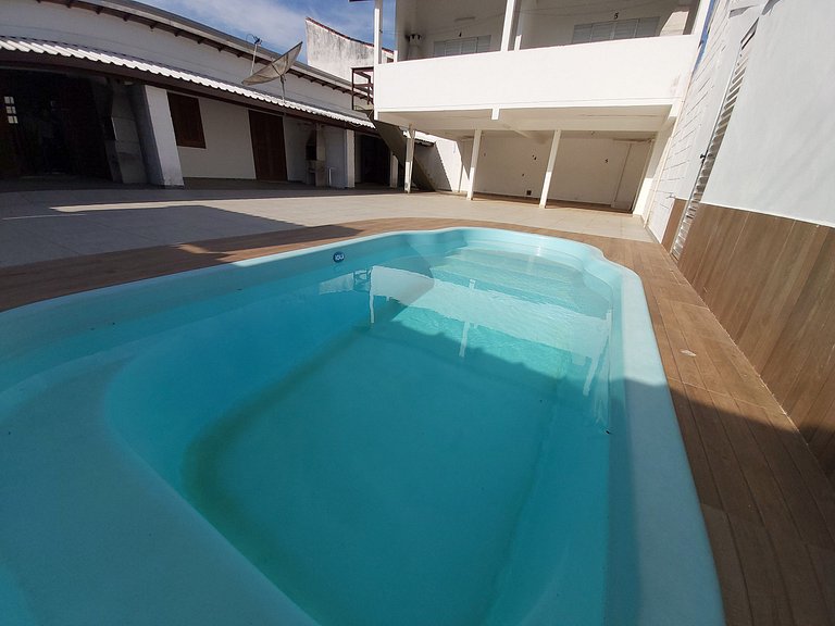 Chalé Maranduba 06-C — 1 Quarto, Piscina, 3 Quadras do Mar