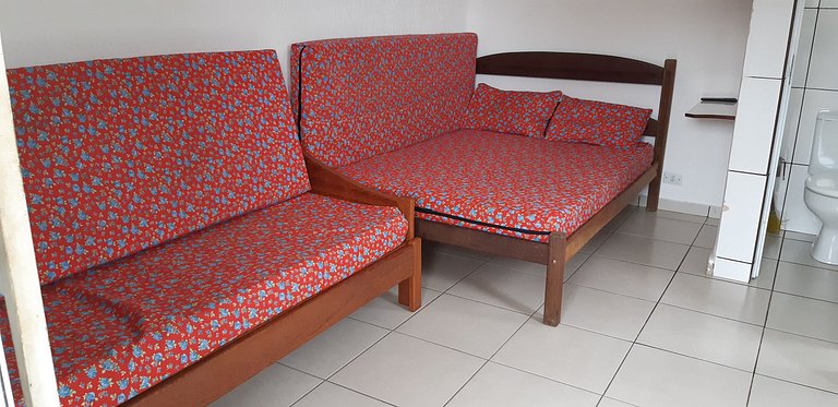 Kitnet Maranduba 06-E — 1º Andar, Piscina, 3 Quadras do Mar