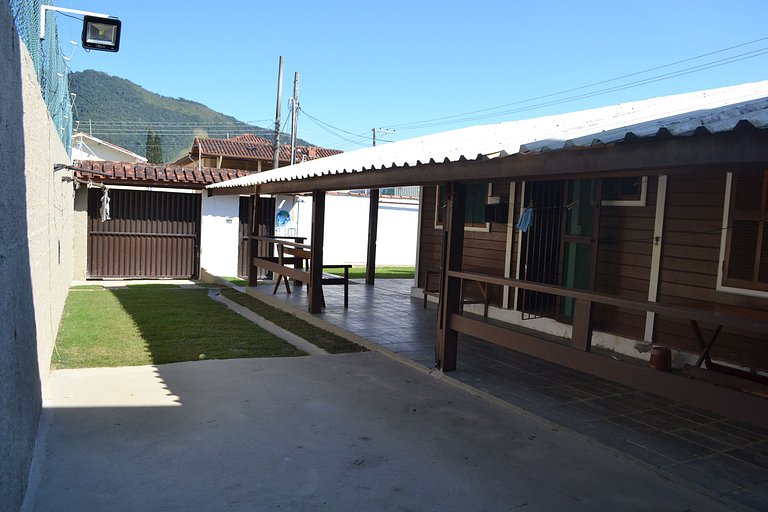 Chalé Maranduba 06-F — 2 Quartos, Churrasqueira, Piscina, 3