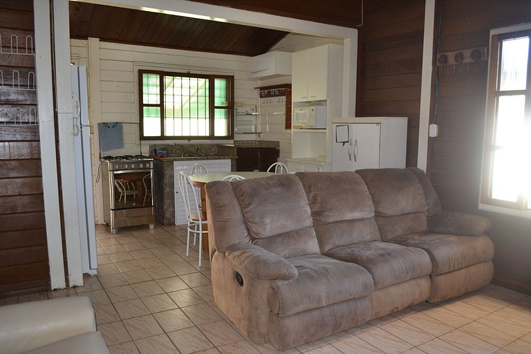 Maranduba Chalé Marbela 6-F — 2 Quartos, Churrasqueira, Pisc