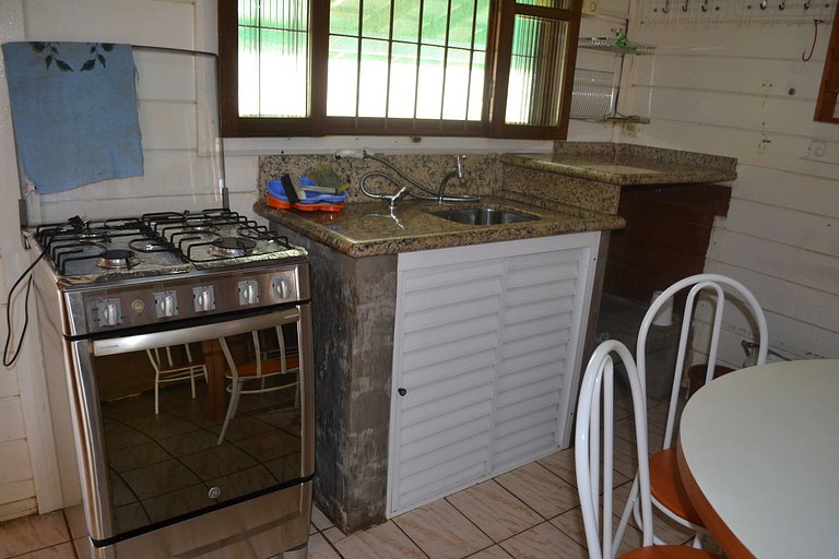 Maranduba Chalé Marbela 6-F — 2 Quartos, Churrasqueira, Pisc