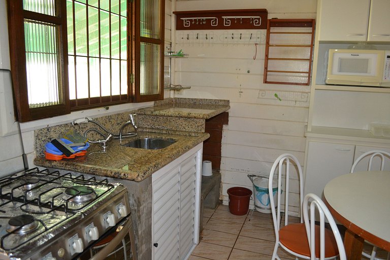 Chalé Maranduba 06-F — 2 Quartos, Churrasqueira, Piscina, 3