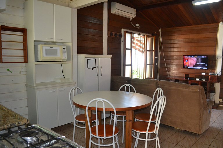 Maranduba Chalé Marbela 6-F — 2 Quartos, Churrasqueira, Pisc