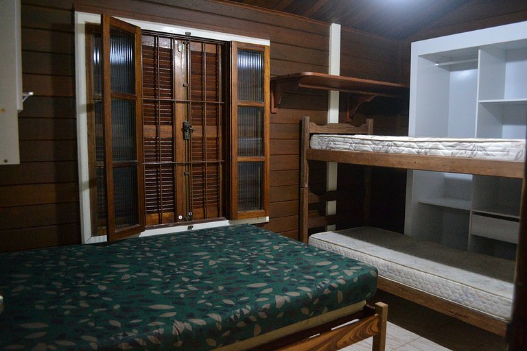 Maranduba Chalé Marbela 6-F — 2 Quartos, Churrasqueira, Pisc