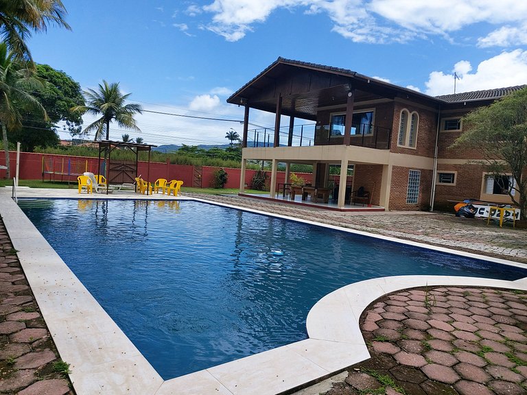 Casa Sapê Grande — 6 Quartos, Piscina, 16 Pessoas, 1 Quadra