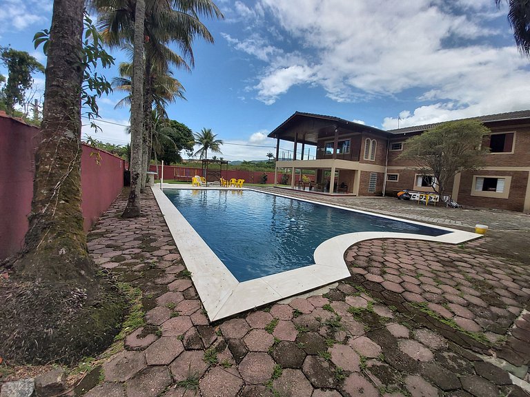Casa Sapê Grande — 6 Quartos, Piscina, 16 Pessoas, 1 Quadra