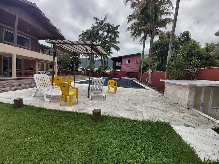 Casa Sapê Grande — 6 Quartos, Piscina, 16 Pessoas, 1 Quadra