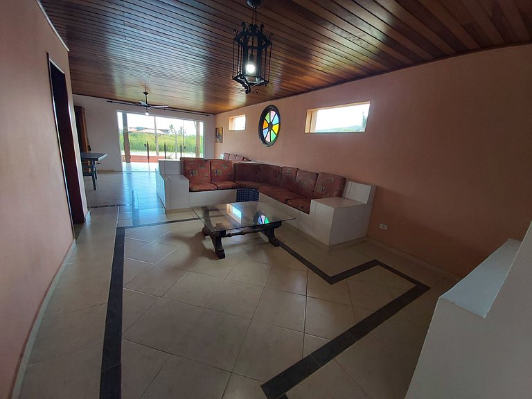 Casa Sapê Grande — 6 Quartos, Piscina, 16 Pessoas, 1 Quadra