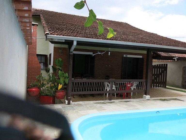 Casa Maranduba — 3 Quartos, Piscina, 12 Pessoas, 1 Quadra do