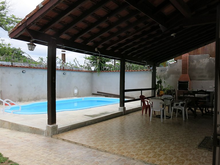 Casa Maranduba — 3 Quartos, Piscina, 12 Pessoas, 1 Quadra do