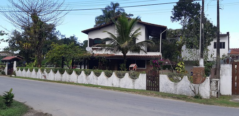 Casa Maranduba — 4 Quartos, Churrasqueira, 12 Pessoas, 1 Qua