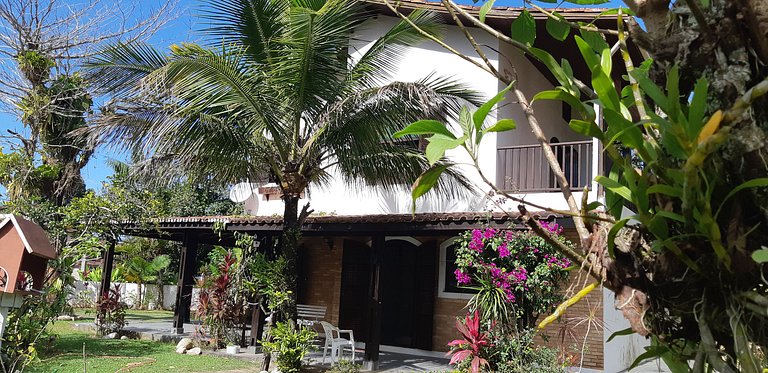 Casa Maranduba — 4 Quartos, Churrasqueira, 12 Pessoas, 1 Qua