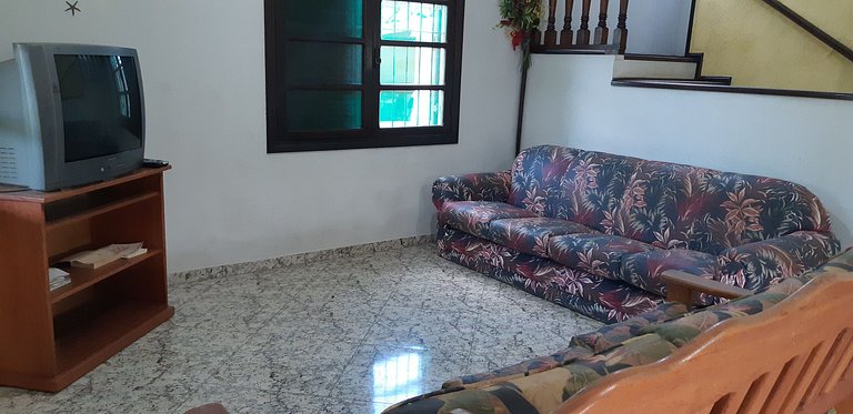 Casa Maranduba — 4 Quartos, Churrasqueira, 12 Pessoas, 1 Qua