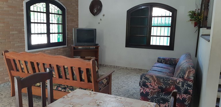 Casa Maranduba — 4 Quartos, Churrasqueira, 12 Pessoas, 1 Qua