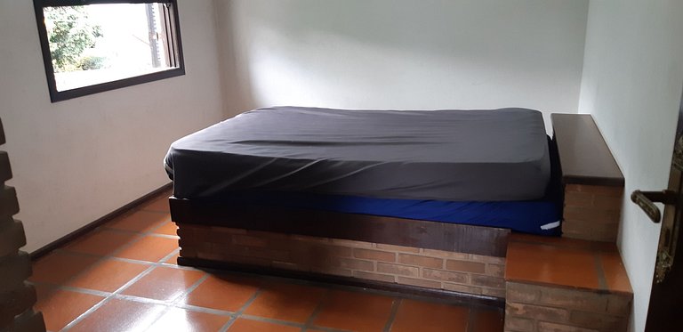 Casa Maranduba — 4 Quartos, Churrasqueira, 12 Pessoas, 1 Qua