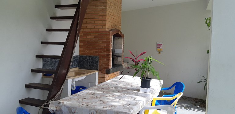 Casa Maranduba — 4 Quartos, Churrasqueira, 12 Pessoas, 1 Qua