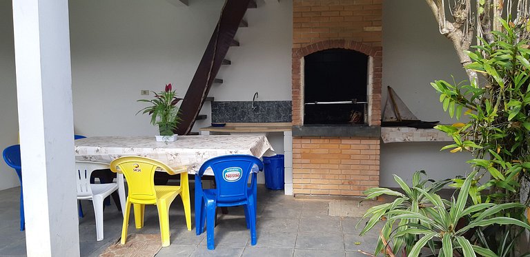 Casa Maranduba — 4 Quartos, Churrasqueira, 12 Pessoas, 1 Qua