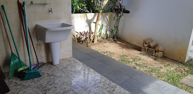 Casa Maranduba — 4 Quartos, Churrasqueira, 12 Pessoas, 1 Qua