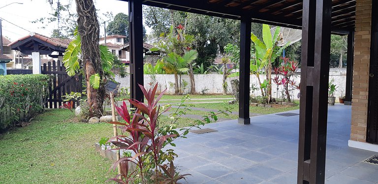 Casa Maranduba — 4 Quartos, Churrasqueira, 12 Pessoas, 1 Qua