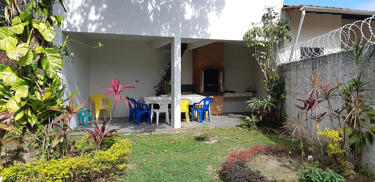 Casa Maranduba — 4 Quartos, Churrasqueira, 12 Pessoas, 1 Qua