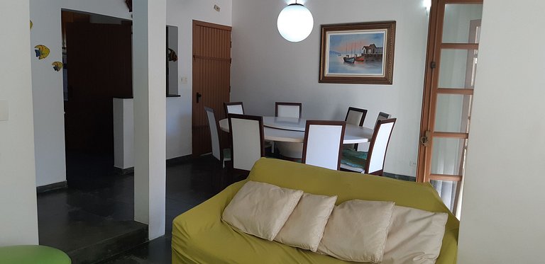 Casa Sapê com Piscina — 3 Quartos, 10 Pessoas, 2 Quadras do