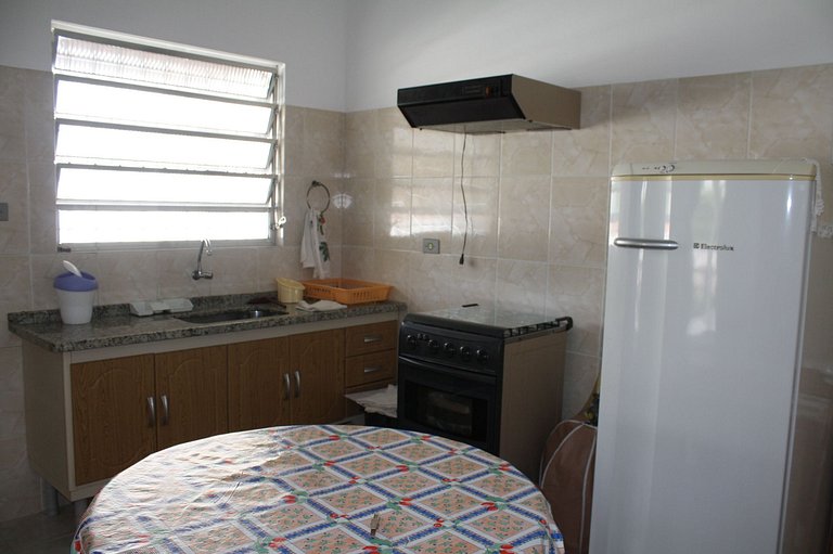 Casa Maranduba B — 2 Quartos, 8 Pessoas, 2 Quadras do Mar