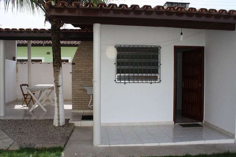 Casa Maranduba B — 2 Quartos, 8 Pessoas, 2 Quadras do Mar