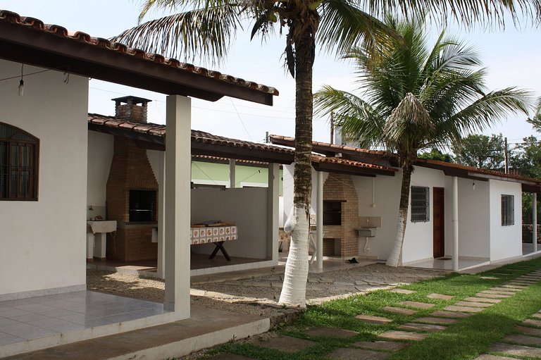 Casa Maranduba B — 2 Quartos, 8 Pessoas, 2 Quadras do Mar