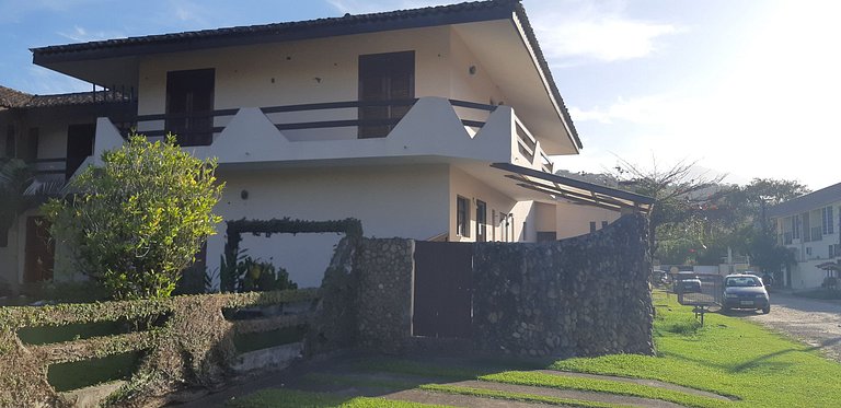 0137.02 - Maranduba - Apartamento - 3 Dorm - 10 Pess - 1 Qua