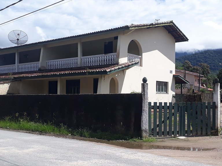 Casa Maranduba — 3 Quartos, 10 Pessoas, 1 Quadra do Mar