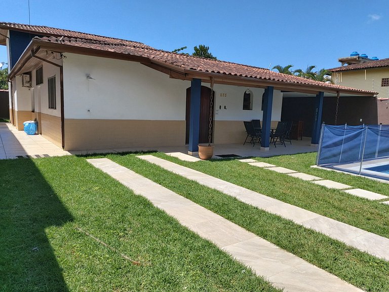 Casa Cond. Sapê — 3 Quartos, Piscina, Salão de Jogos, 12 Pes