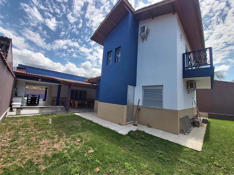 Casa Cond. Sapê — 3 Quartos, Piscina, Salão de Jogos, 12 Pes