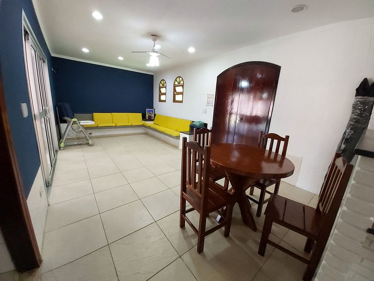 Casa Cond. Sapê — 3 Quartos, Piscina, Salão de Jogos, 12 Pes