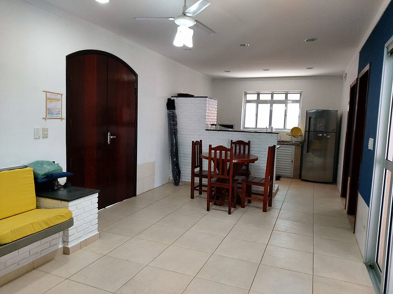 Casa Cond. Sapê — 3 Quartos, Piscina, Salão de Jogos, 12 Pes