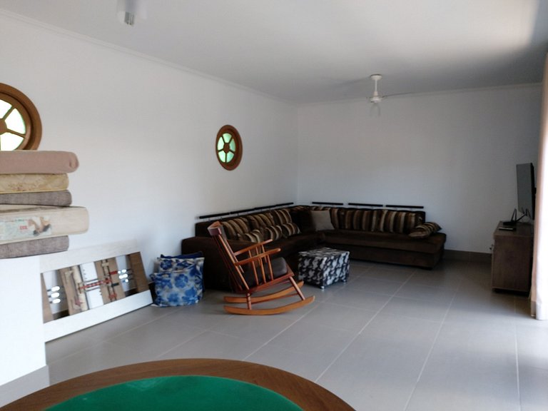 Casa Cond. Sapê — 3 Quartos, Piscina, Salão de Jogos, 12 Pes