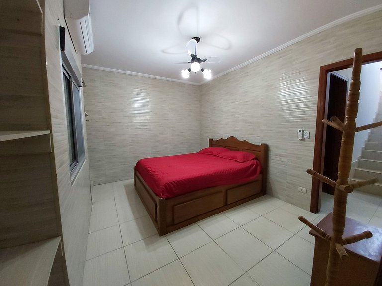 Casa Cond. Sapê — 3 Quartos, Piscina, Salão de Jogos, 12 Pes