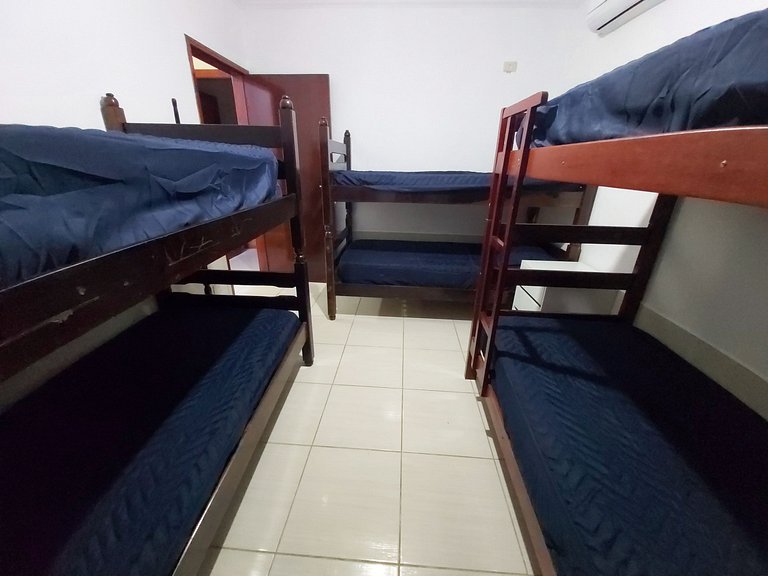 Casa Cond. Sapê — 3 Quartos, Piscina, Salão de Jogos, 12 Pes