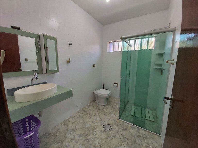 Casa Cond. Sapê — 3 Quartos, Piscina, Salão de Jogos, 12 Pes
