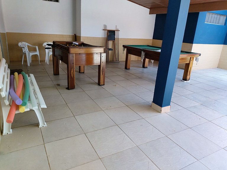 Casa Cond. Sapê — 3 Quartos, Piscina, Salão de Jogos, 12 Pes