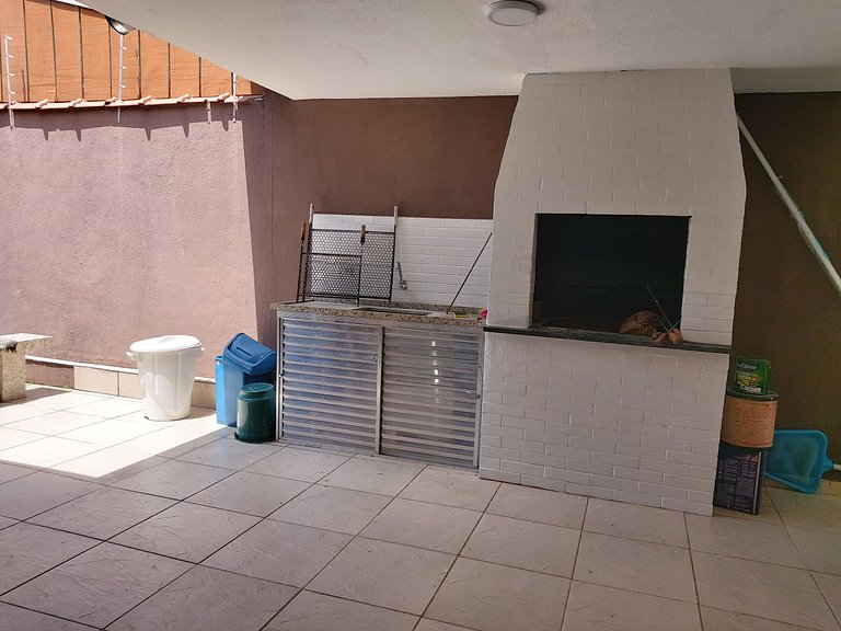 Casa Cond. Sapê — 3 Quartos, Piscina, Salão de Jogos, 12 Pes