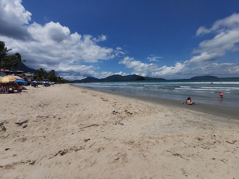 Casa Cond. Sapê — 3 Quartos, Piscina, Salão de Jogos, 12 Pes